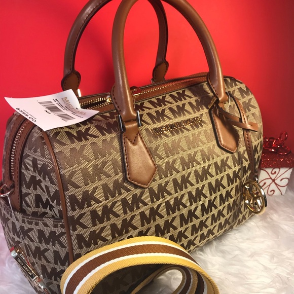 Michael Kors Handbags - 🌺 NEW MK MICHAEL KORS SIGNATURE SATCHEL DUFFLE